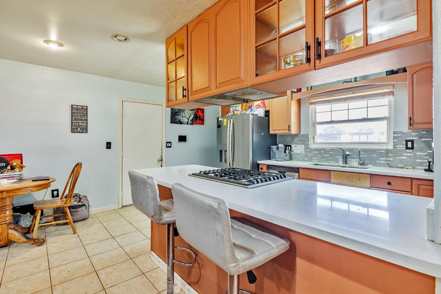 Detail Gallery Image 4 of 42 For 3212 Hurley Way, Sacramento,  CA 95864 - 3 Beds | 1 Baths