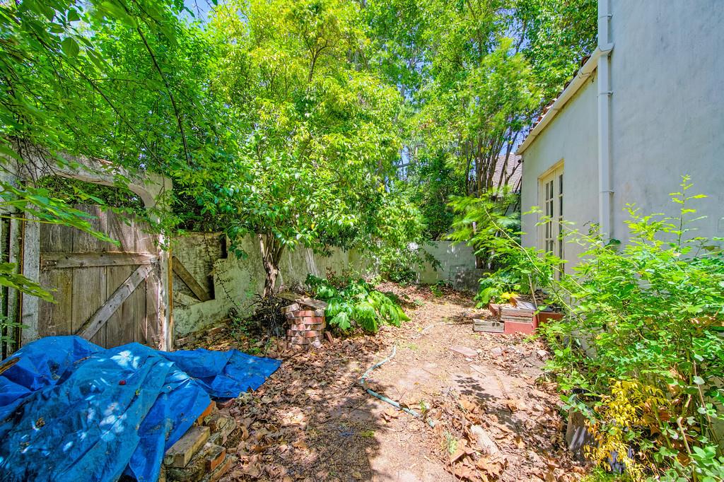 Detail Gallery Image 34 of 34 For 1701 4th Ave, Sacramento,  CA 95818 - 3 Beds | 1/1 Baths