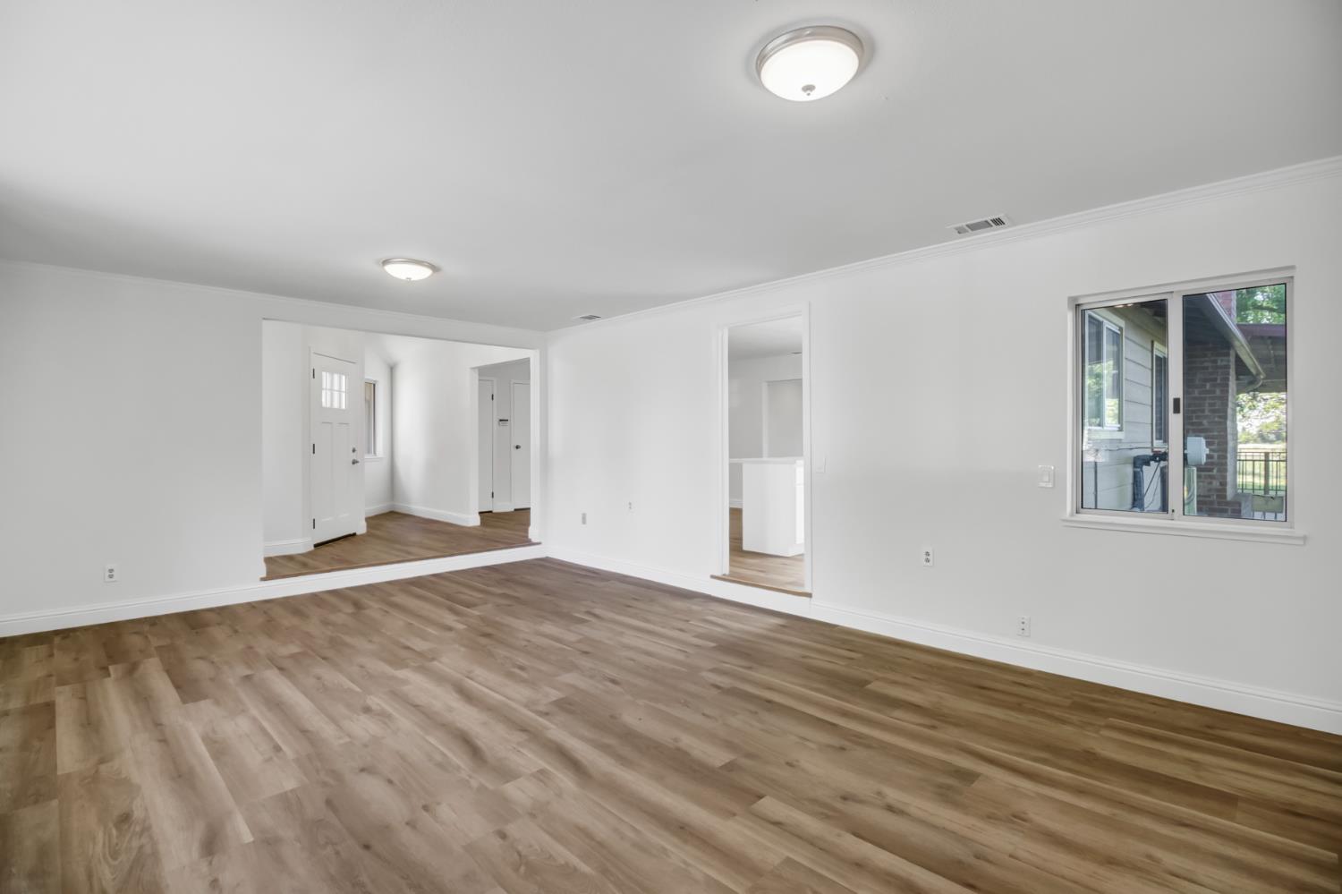 Detail Gallery Image 10 of 82 For 10376 Spiva Rd, Sacramento,  CA 95829 - 4 Beds | 2 Baths
