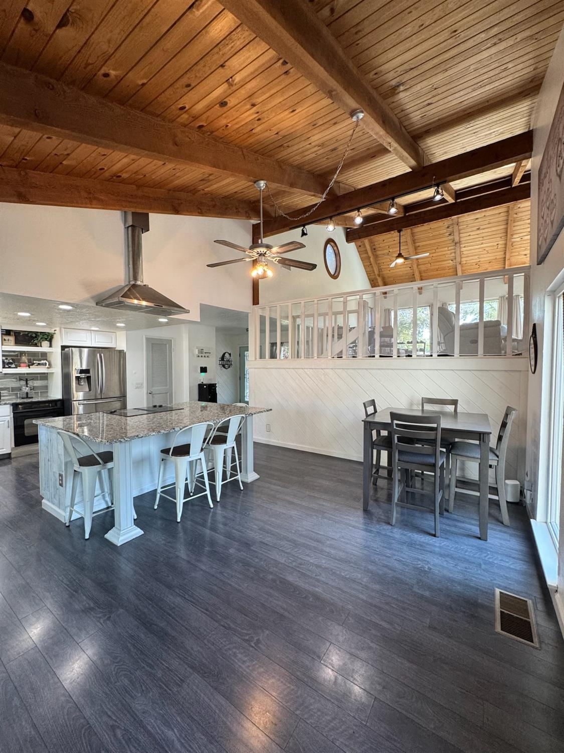 Detail Gallery Image 3 of 26 For 6762 N Knoll Ave, Fresno,  CA 93711 - 3 Beds | 2 Baths
