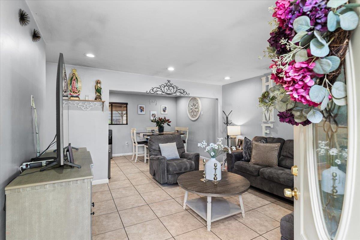 Detail Gallery Image 9 of 48 For 3824 Sierra St, Riverbank,  CA 95367 - 4 Beds | 2 Baths