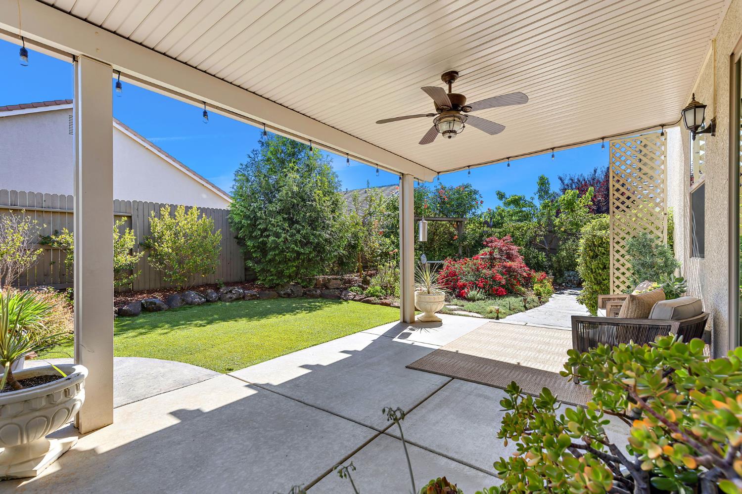 Detail Gallery Image 35 of 35 For 2096 Cattledrive Way, Roseville,  CA 95747 - 3 Beds | 3 Baths