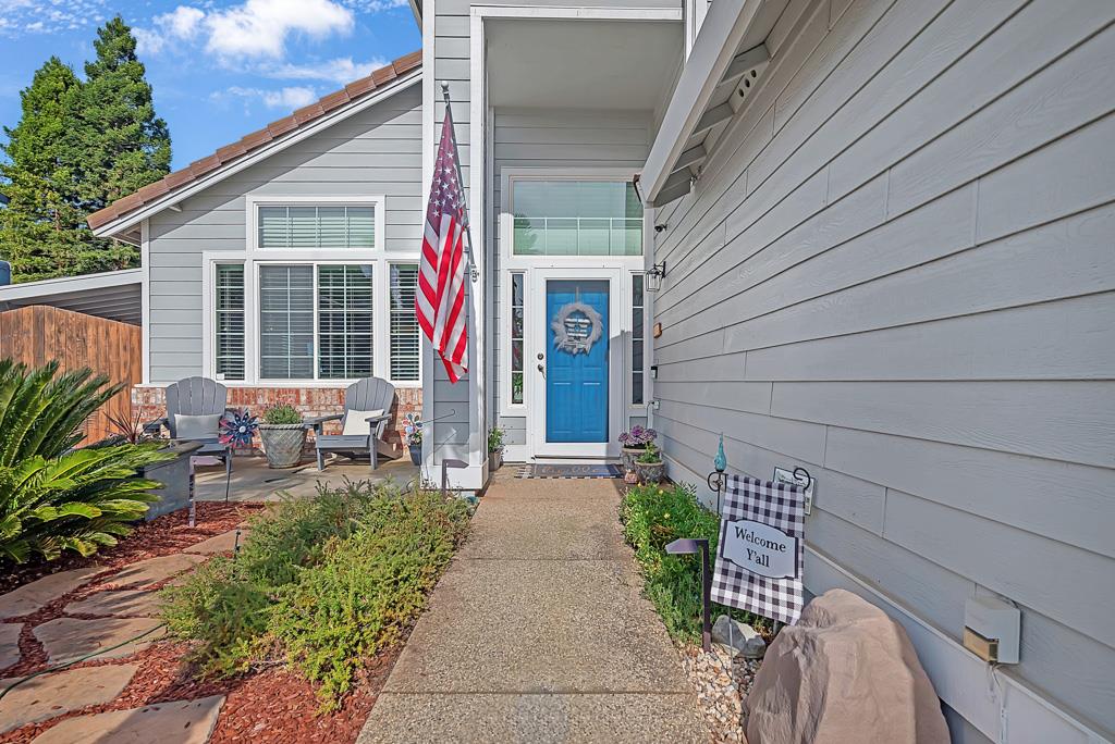 Detail Gallery Image 8 of 72 For 2709 Peridot Dr, Rescue,  CA 95672 - 4 Beds | 3 Baths