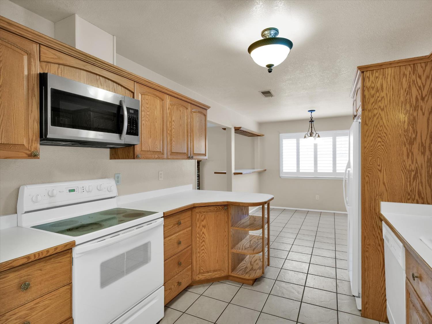 Detail Gallery Image 6 of 36 For 1270 E a St, Oakdale,  CA 95361 - 3 Beds | 2 Baths