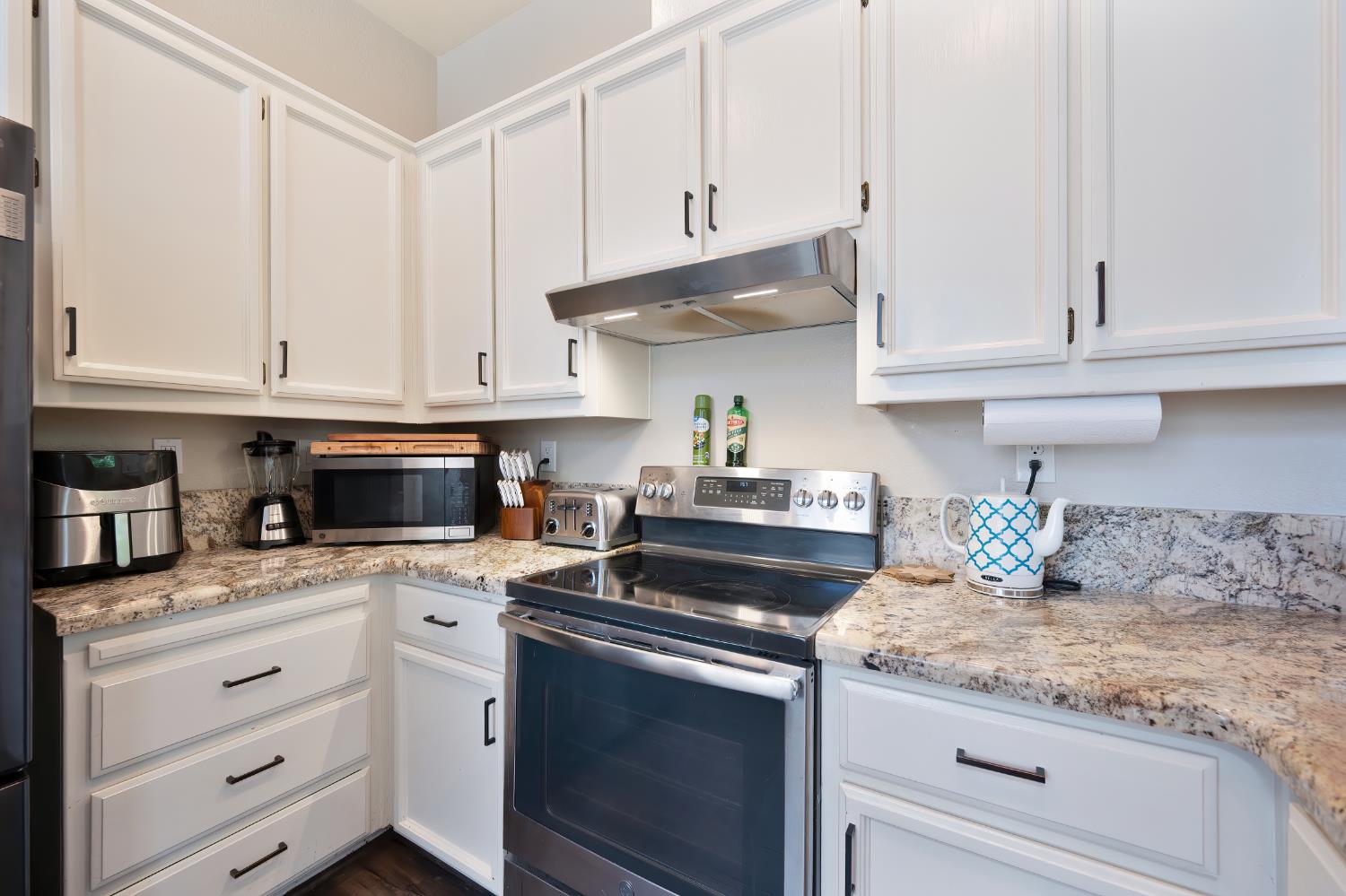 Detail Gallery Image 6 of 29 For 15205 Medella Cir, Sloughhouse,  CA 95683 - 3 Beds | 2 Baths