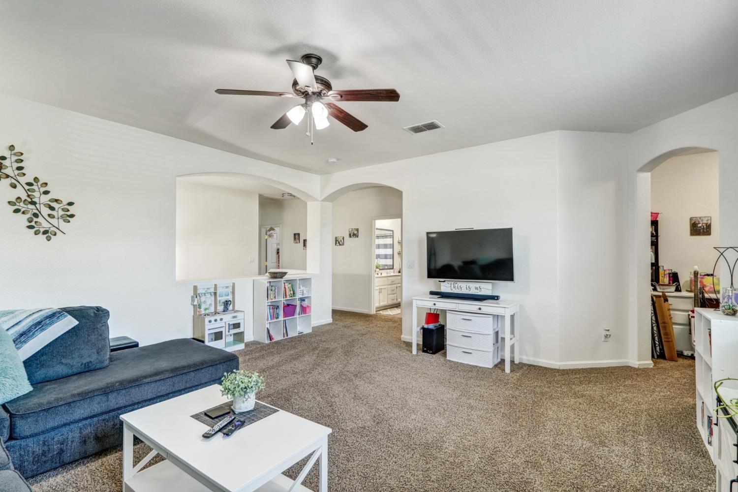 Detail Gallery Image 24 of 47 For 2207 Catherwood Way, Sacramento,  CA 95835 - 4 Beds | 3 Baths