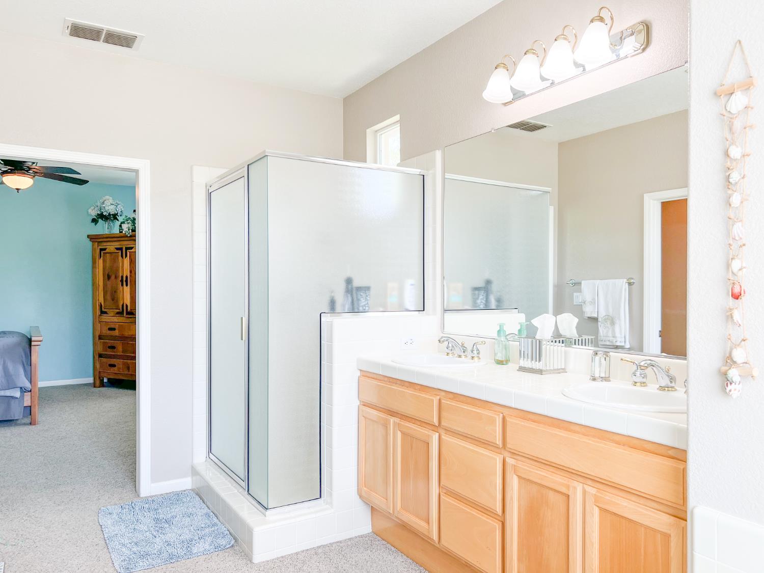Detail Gallery Image 11 of 34 For 2459 Bear River Ct, West Sacramento,  CA 95691 - 4 Beds | 3 Baths