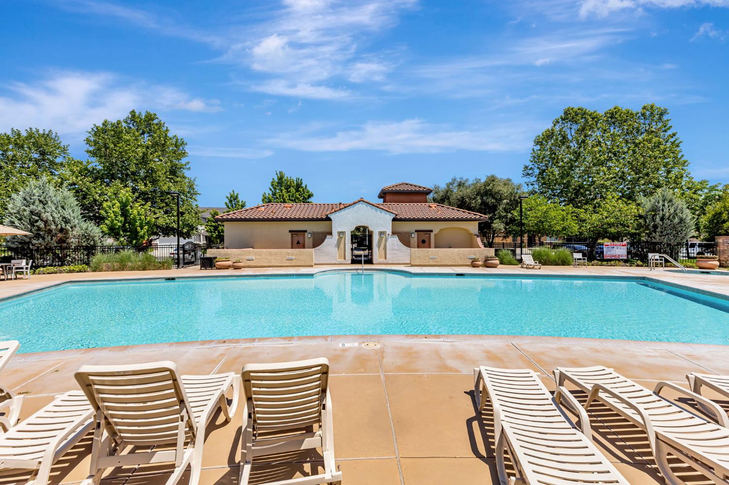 Detail Gallery Image 40 of 48 For 4630 Ocean Ln, Elk Grove,  CA 95757 - 2 Beds | 2 Baths