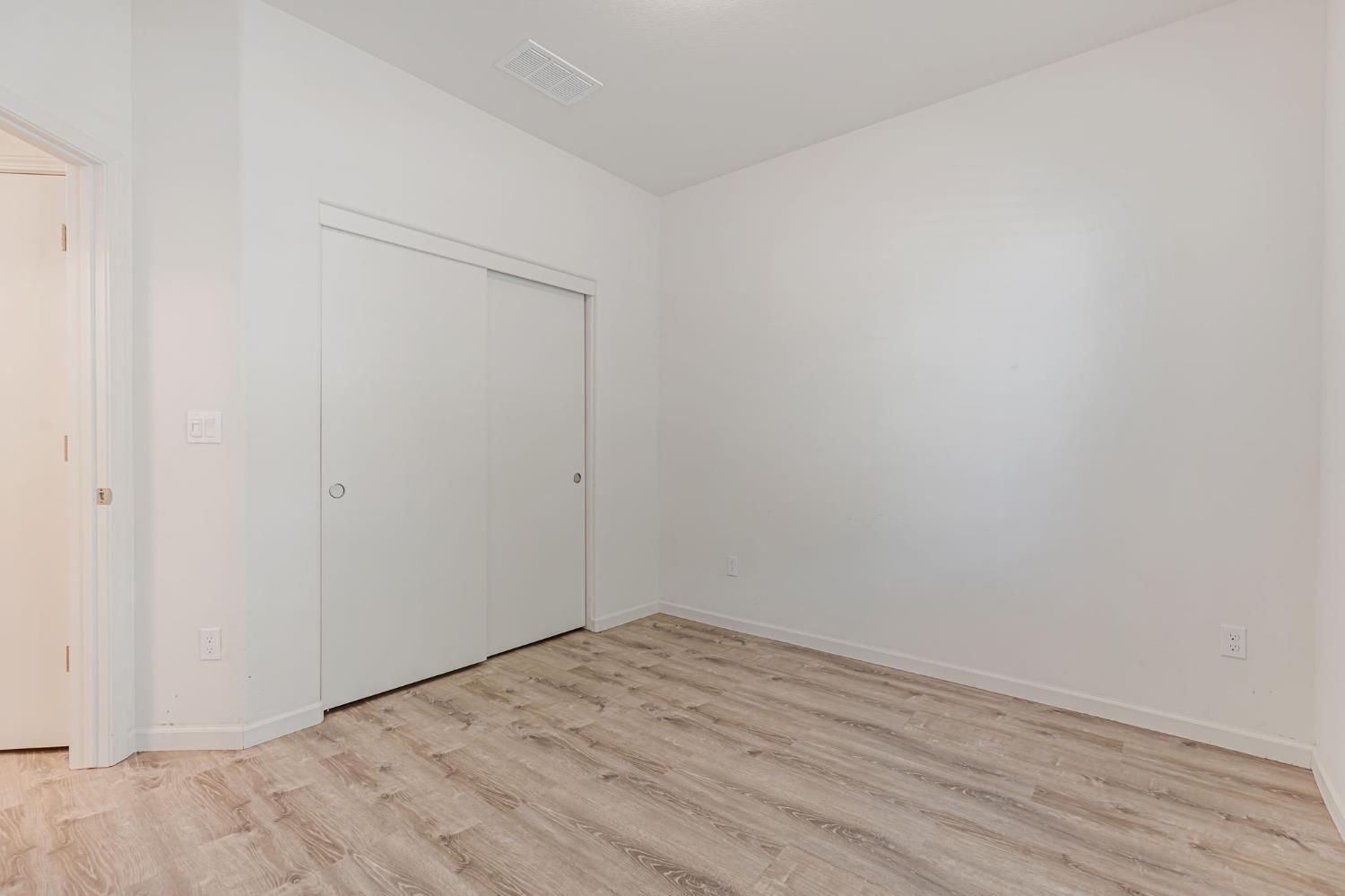 Detail Gallery Image 25 of 48 For 4630 Ocean Ln, Elk Grove,  CA 95757 - 2 Beds | 2 Baths