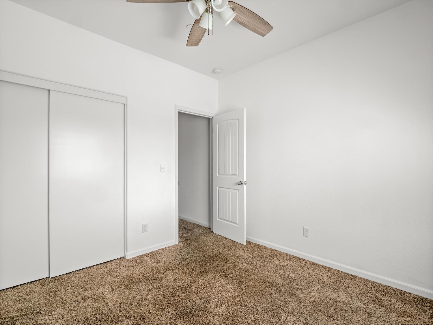 Detail Gallery Image 19 of 34 For 1585 Dallas St, Dinuba,  CA 93618 - 4 Beds | 2 Baths