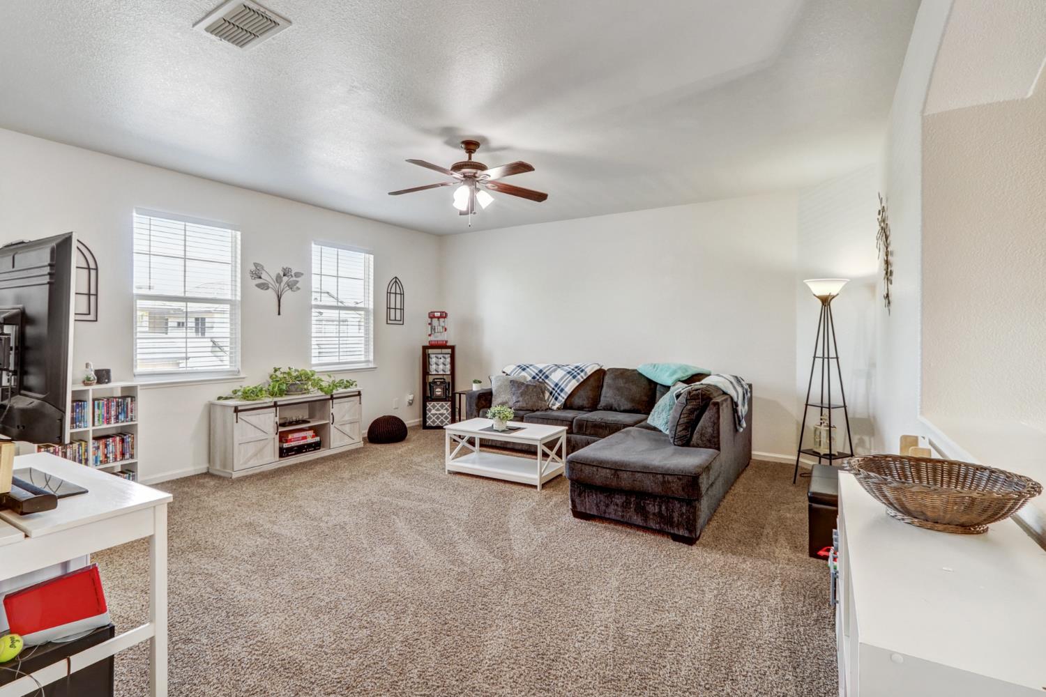Detail Gallery Image 22 of 47 For 2207 Catherwood Way, Sacramento,  CA 95835 - 4 Beds | 3 Baths
