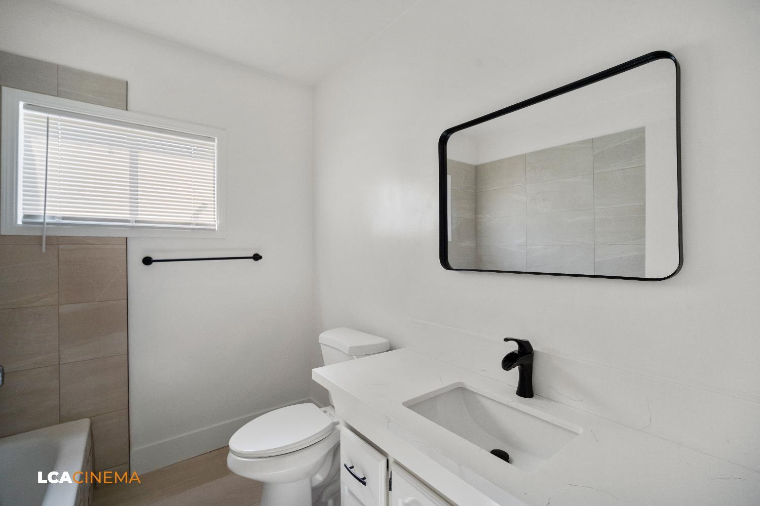 Detail Gallery Image 13 of 35 For 615 Decatur St, Bakersfield,  CA 93308 - 4 Beds | 2 Baths