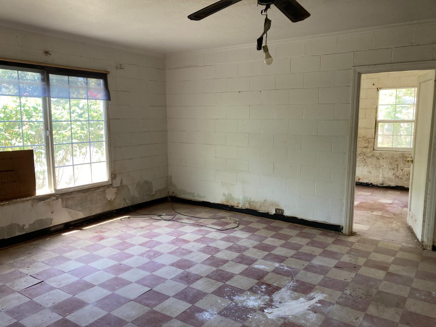 Detail Gallery Image 2 of 26 For 212 High St, Modesto,  CA 95354 - 3 Beds | 1 Baths