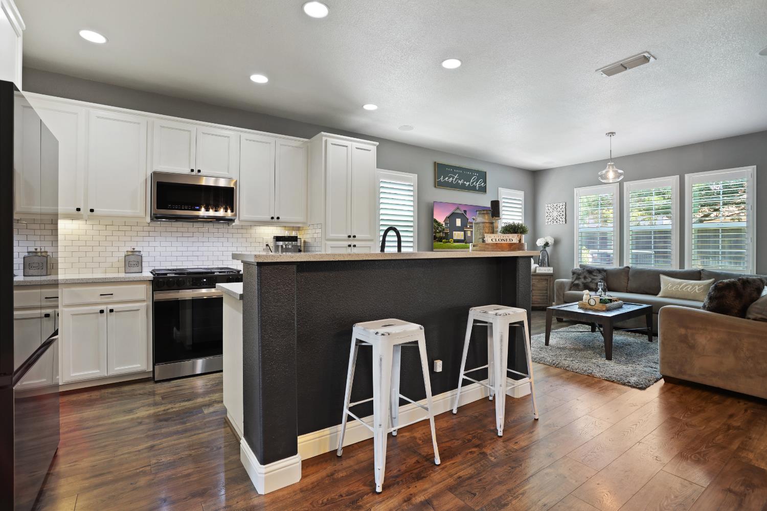 Detail Gallery Image 10 of 39 For 4275 Tropaz Ln, Tracy,  CA 95377 - 3 Beds | 2/1 Baths