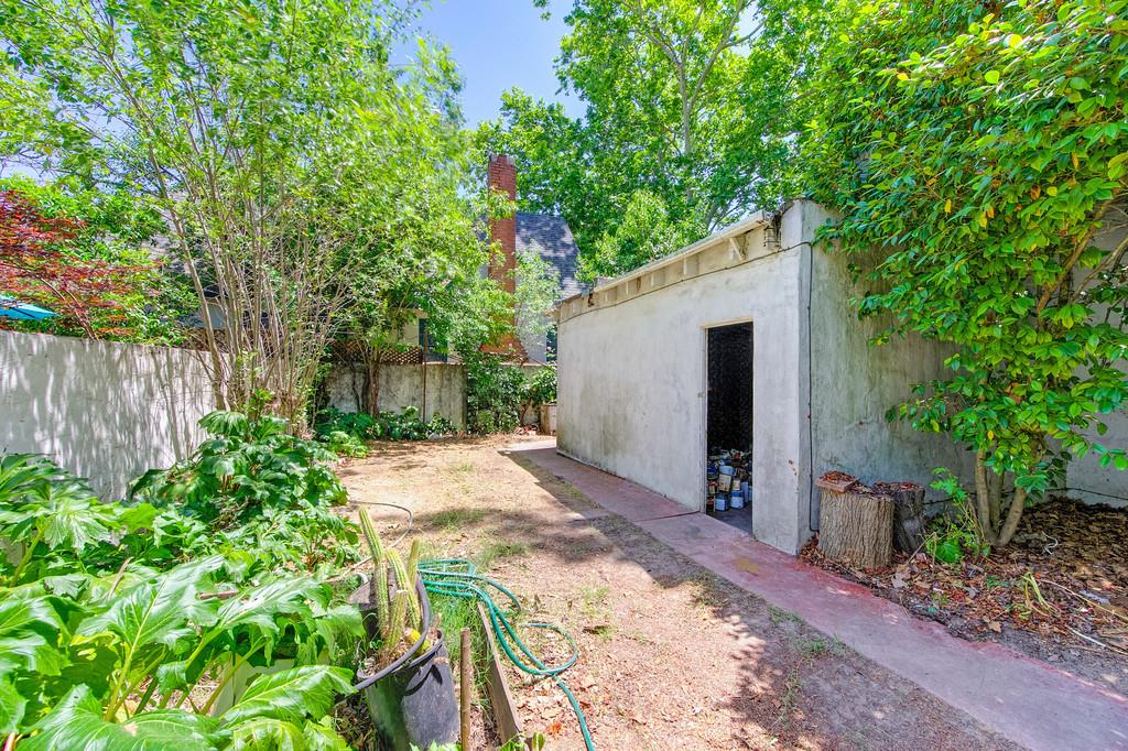 Detail Gallery Image 31 of 34 For 1701 4th Ave, Sacramento,  CA 95818 - 3 Beds | 1/1 Baths