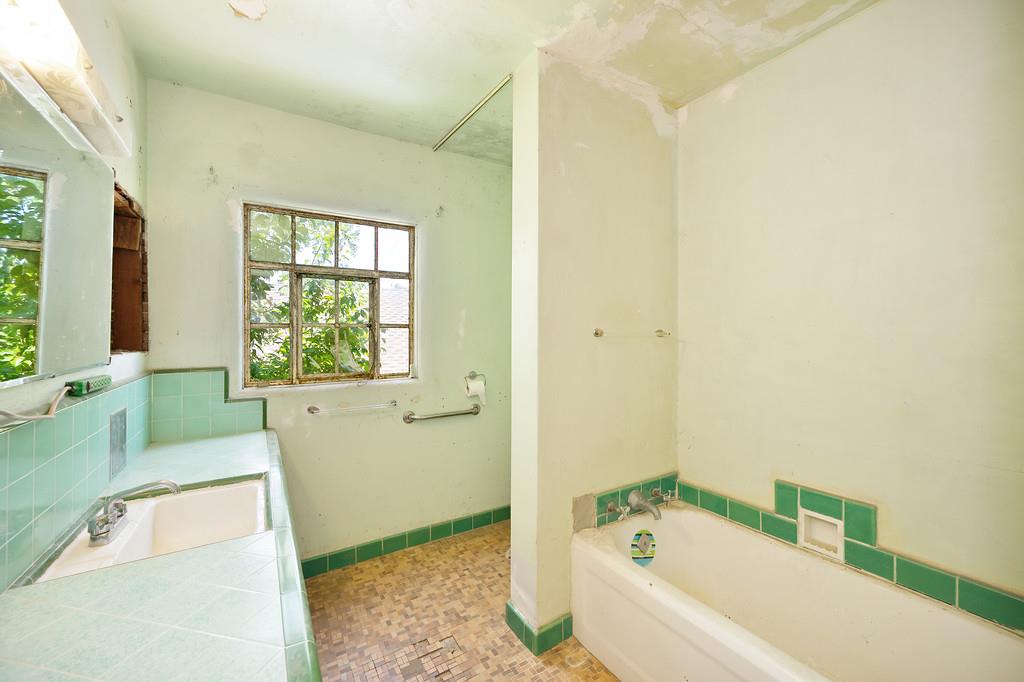 Detail Gallery Image 20 of 34 For 1701 4th Ave, Sacramento,  CA 95818 - 3 Beds | 1/1 Baths