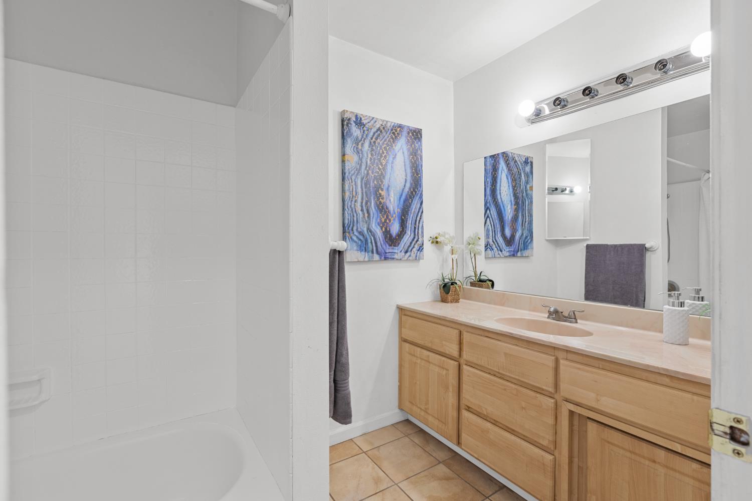 Photo #11: 225062559 Listing: Photo #11