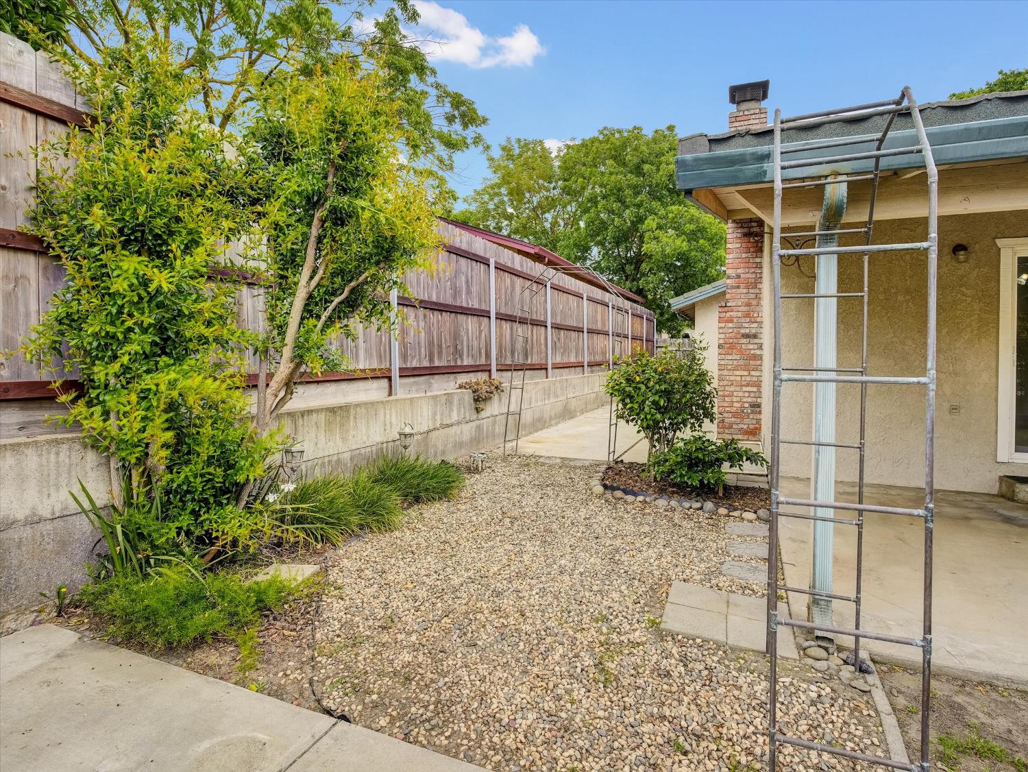 Detail Gallery Image 33 of 36 For 1270 E a St, Oakdale,  CA 95361 - 3 Beds | 2 Baths