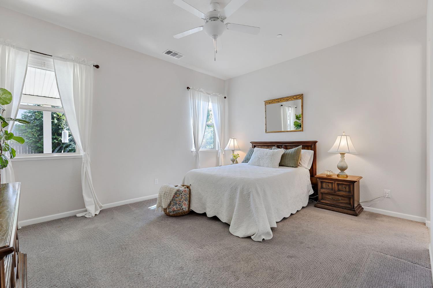 Detail Gallery Image 14 of 35 For 2096 Cattledrive Way, Roseville,  CA 95747 - 3 Beds | 3 Baths