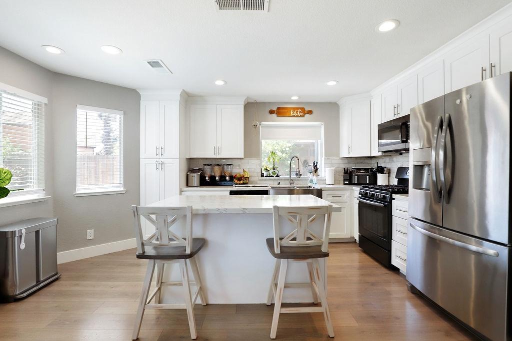 Detail Gallery Image 9 of 42 For 4044 Tawny Meadow Way, Antelope,  CA 95843 - 3 Beds | 2/1 Baths