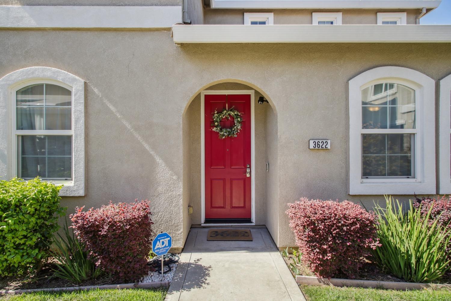 Detail Gallery Image 2 of 23 For 3622 Sardinia Island Way, Sacramento,  CA 95834 - 3 Beds | 3 Baths
