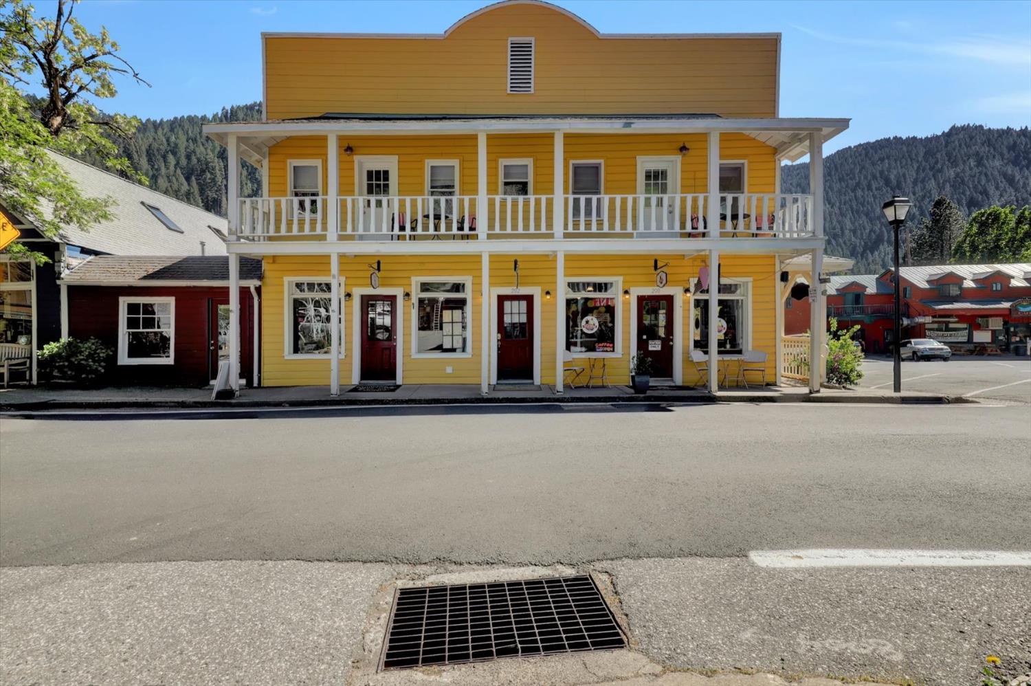 Detail Gallery Image 1 of 93 For 200 Main St, Downieville,  CA 95936 - 3 Beds | 4 Baths