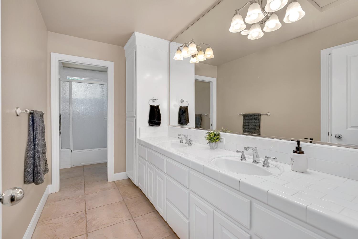 Detail Gallery Image 42 of 60 For 3384 Locksley Ct, Merced,  CA 95340 - 3 Beds | 2/1 Baths