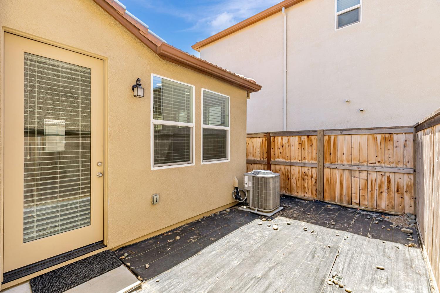 Detail Gallery Image 35 of 48 For 4630 Ocean Ln, Elk Grove,  CA 95757 - 2 Beds | 2 Baths