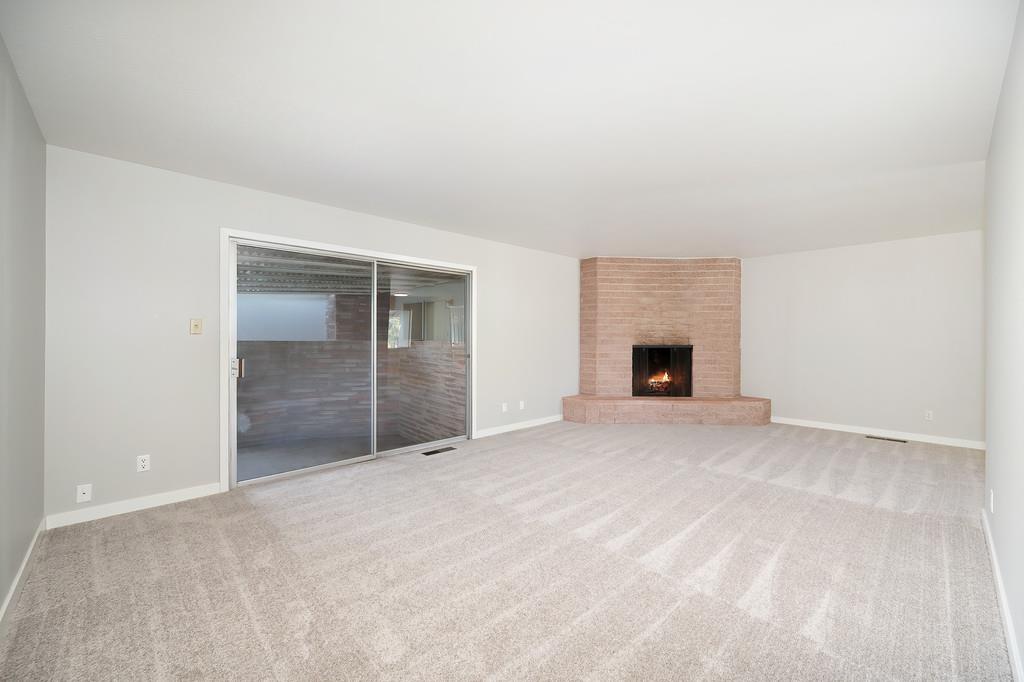 Detail Gallery Image 13 of 42 For 2 Springbrook Cir, Sacramento,  CA 95831 - – Beds | – Baths