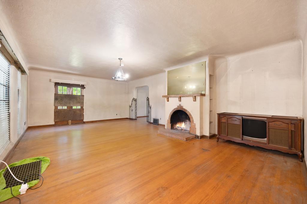 Detail Gallery Image 11 of 34 For 1701 4th Ave, Sacramento,  CA 95818 - 3 Beds | 1/1 Baths