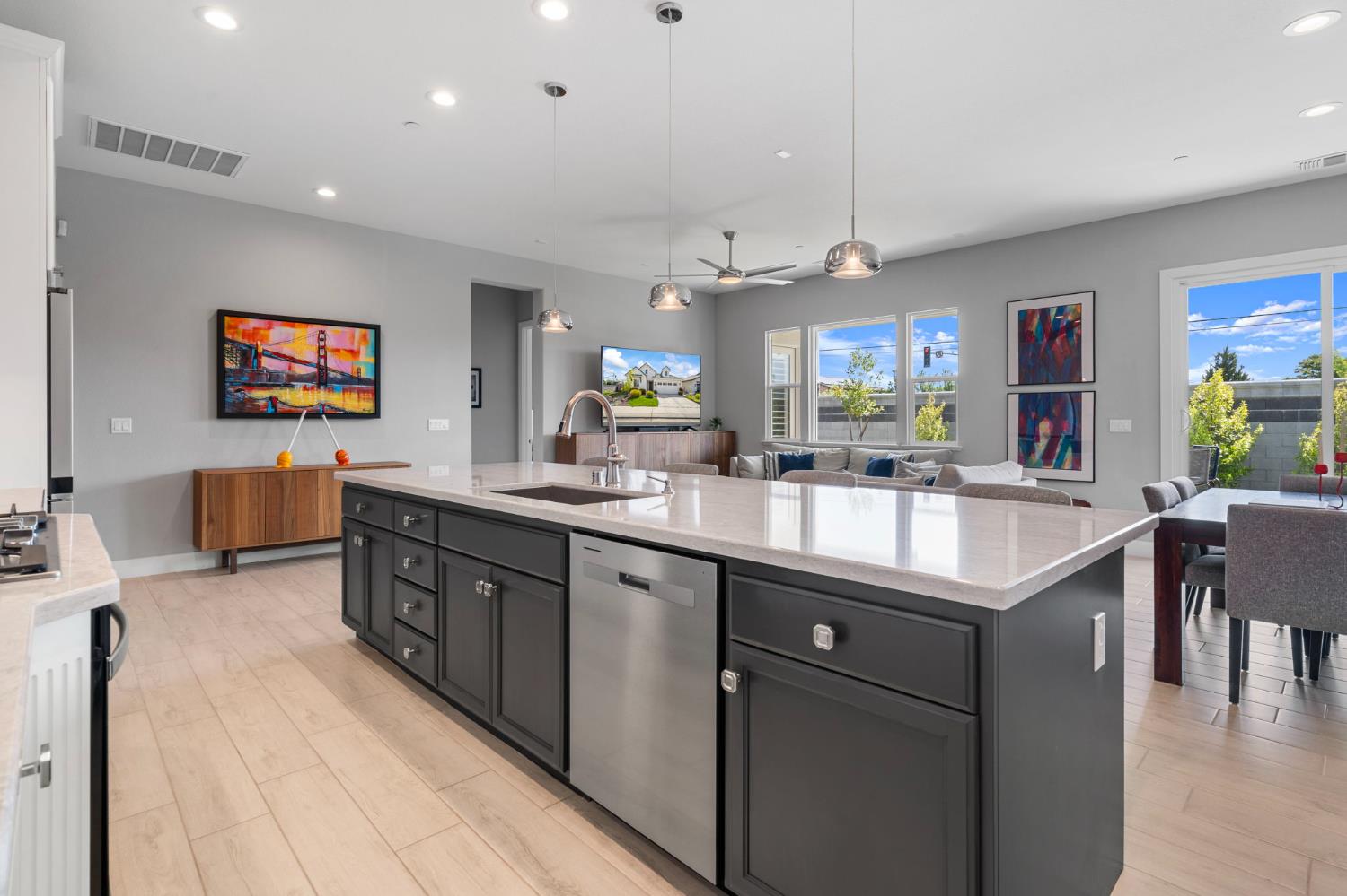 Detail Gallery Image 16 of 38 For 2406 Tribeca Ave, Manteca,  CA 95337 - 3 Beds | 2 Baths