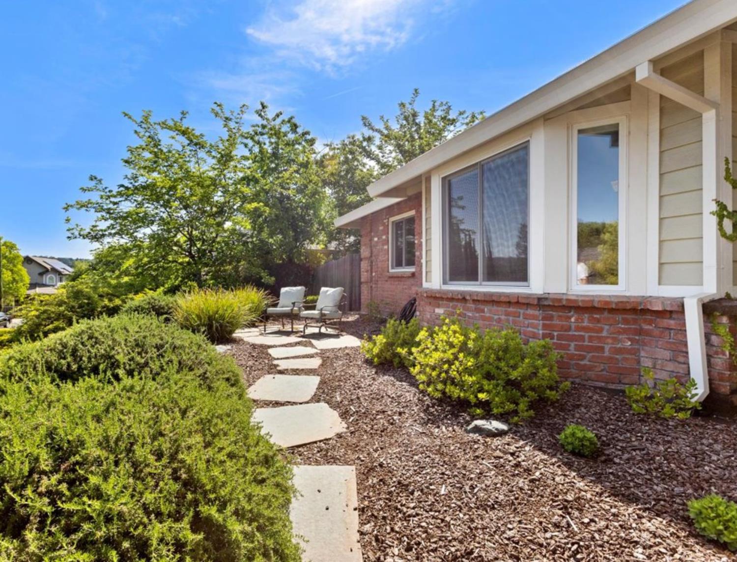 Detail Gallery Image 2 of 24 For 1140 Oak Tree Cir, El Dorado Hills,  CA 95762 - 3 Beds | 2 Baths