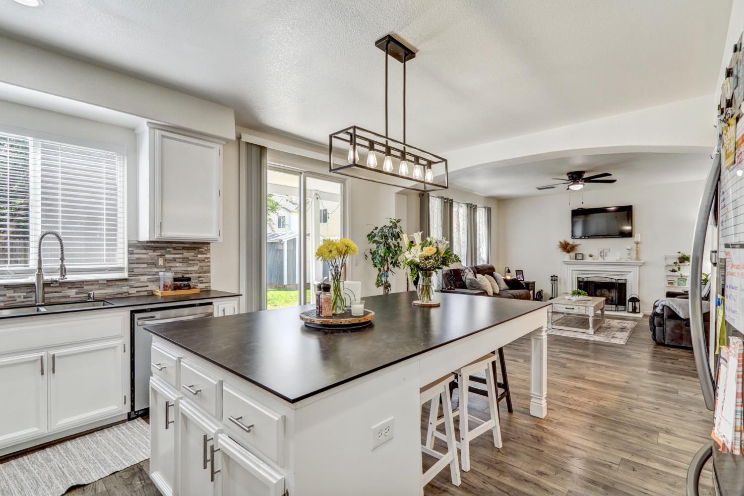 Detail Gallery Image 18 of 47 For 2207 Catherwood Way, Sacramento,  CA 95835 - 4 Beds | 3 Baths
