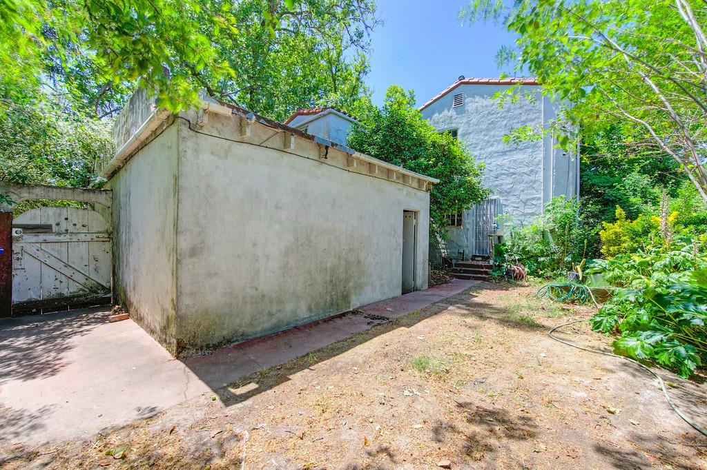 Detail Gallery Image 29 of 34 For 1701 4th Ave, Sacramento,  CA 95818 - 3 Beds | 1/1 Baths