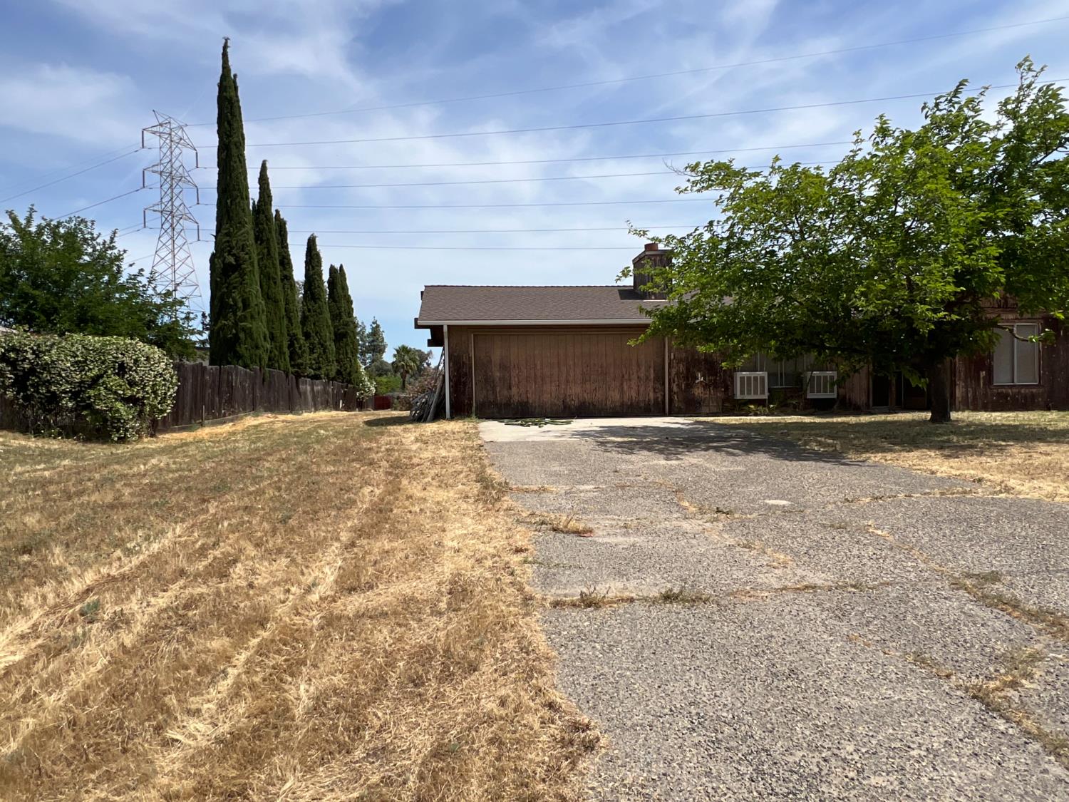 Detail Gallery Image 2 of 44 For 25553 El Vado Dr, Madera,  CA 93638 - 3 Beds | 1/1 Baths