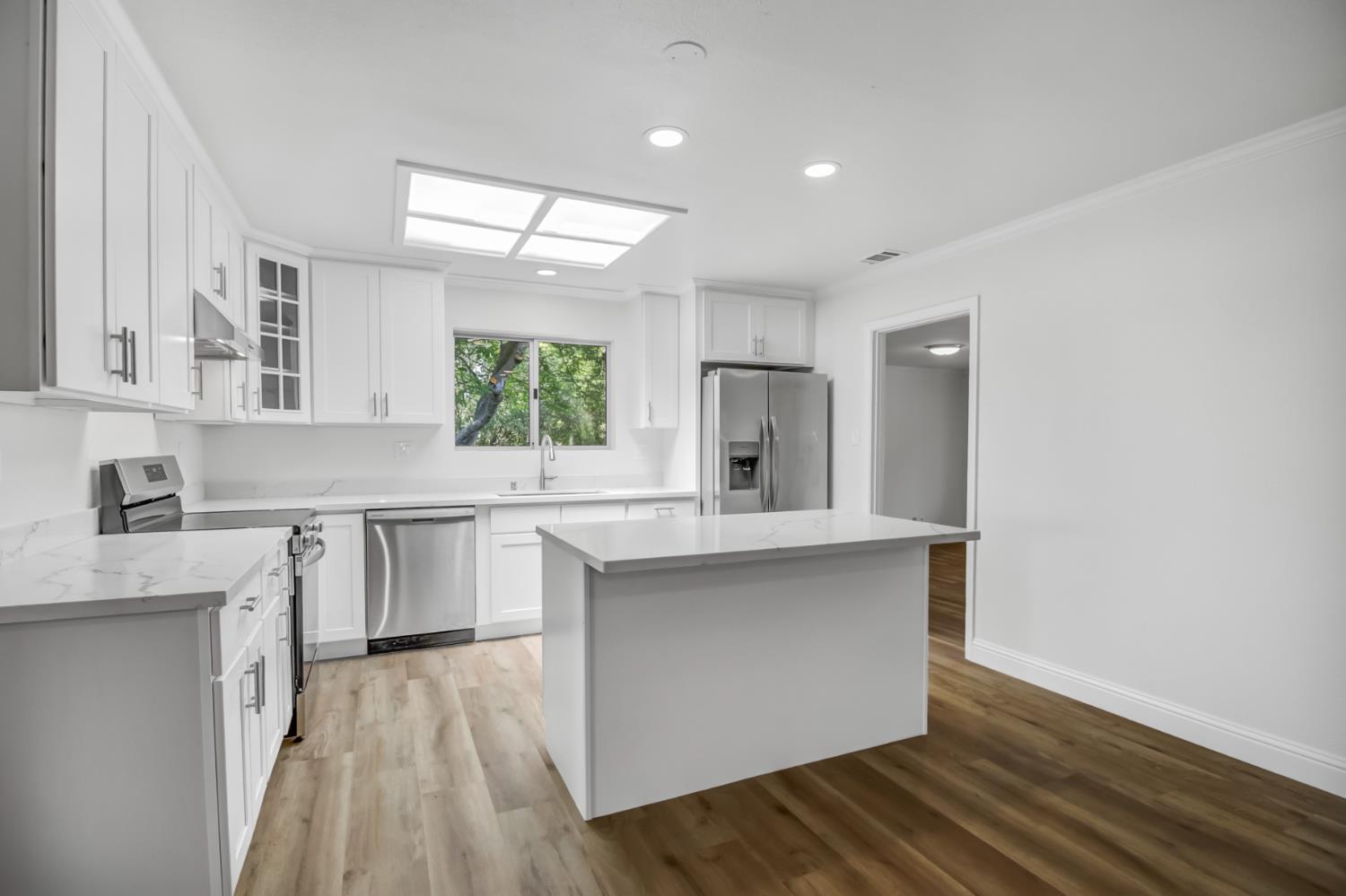 Detail Gallery Image 14 of 82 For 10376 Spiva Rd, Sacramento,  CA 95829 - 4 Beds | 2 Baths