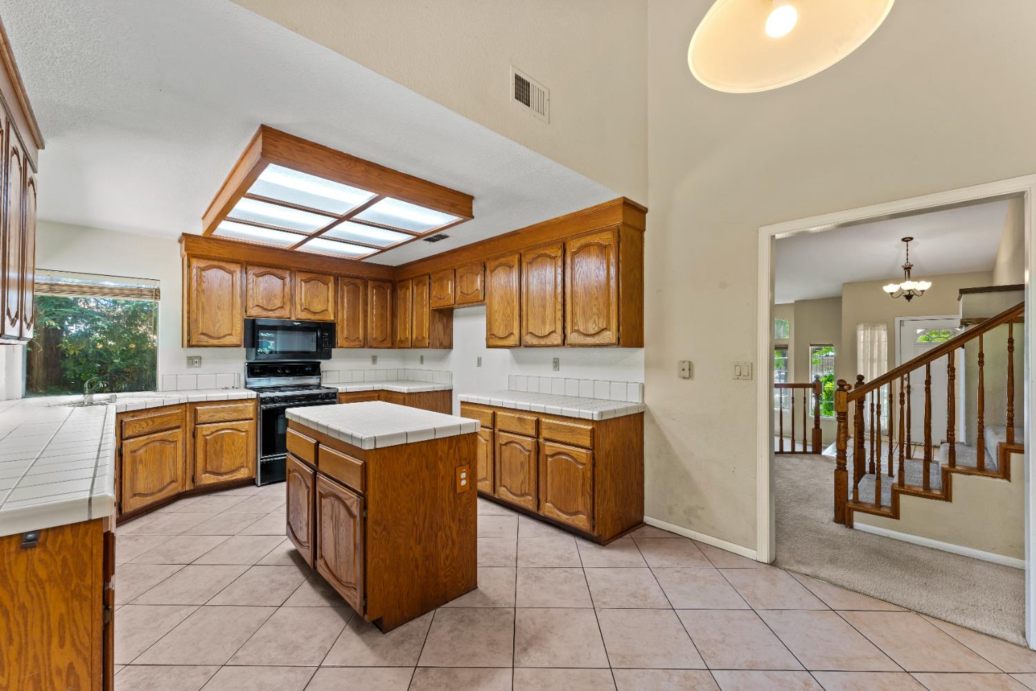Detail Gallery Image 12 of 26 For 6009 Villa Rosa Way, Elk Grove,  CA 95758 - 4 Beds | 3 Baths