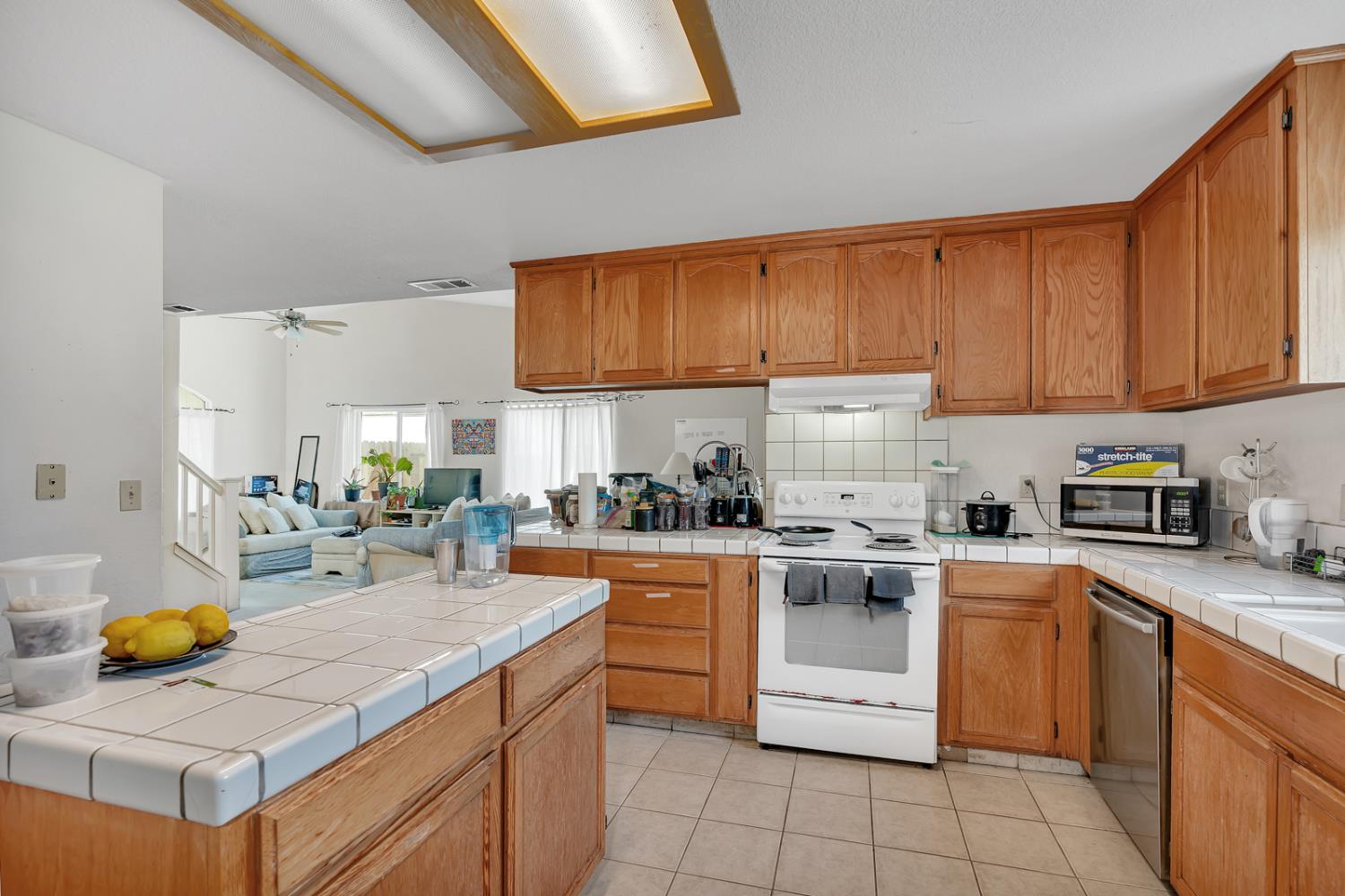 Detail Gallery Image 8 of 34 For 3529 Paseo Verde Ave, Merced,  CA 95348 - 5 Beds | 3 Baths
