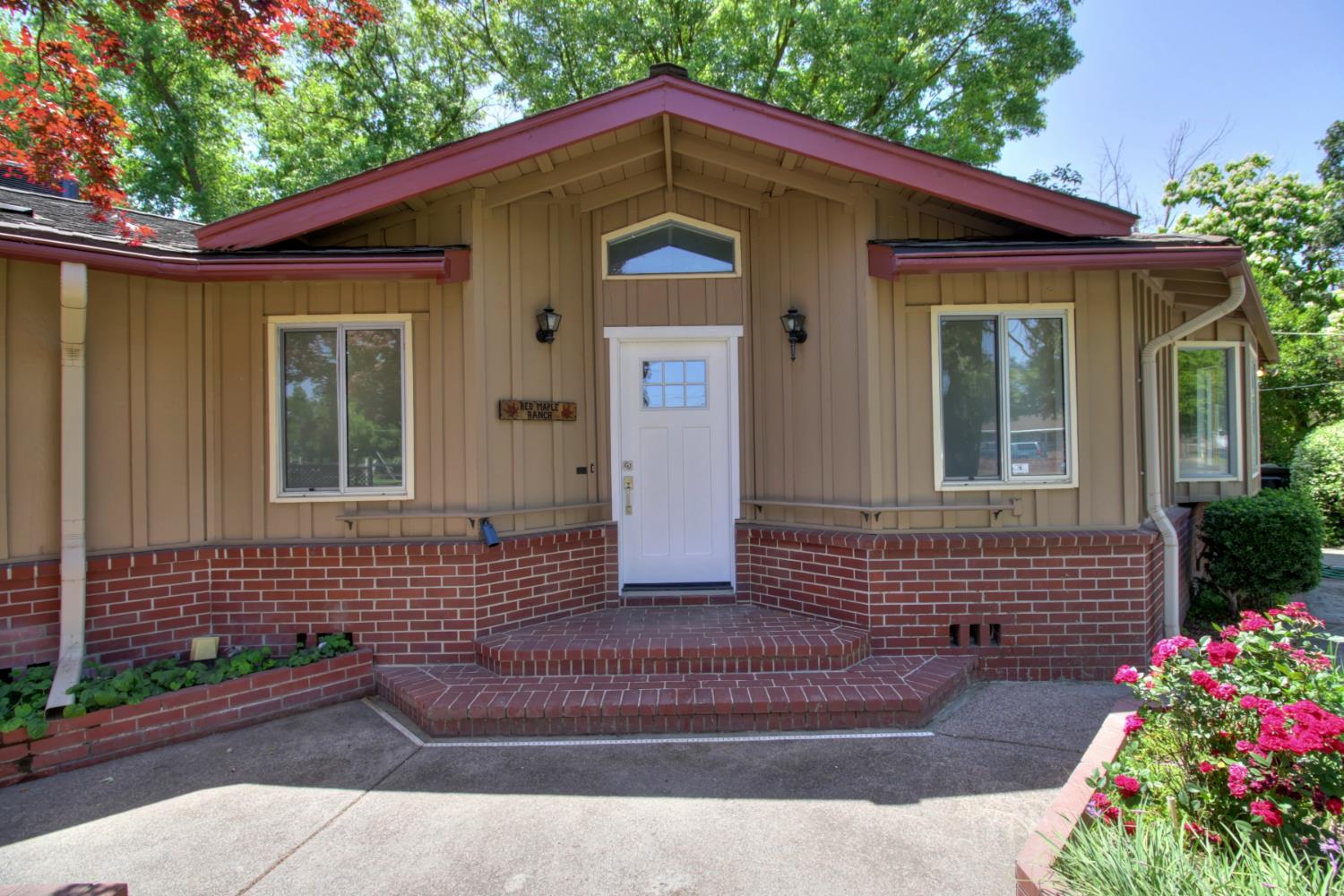 Detail Gallery Image 6 of 82 For 10376 Spiva Rd, Sacramento,  CA 95829 - 4 Beds | 2 Baths