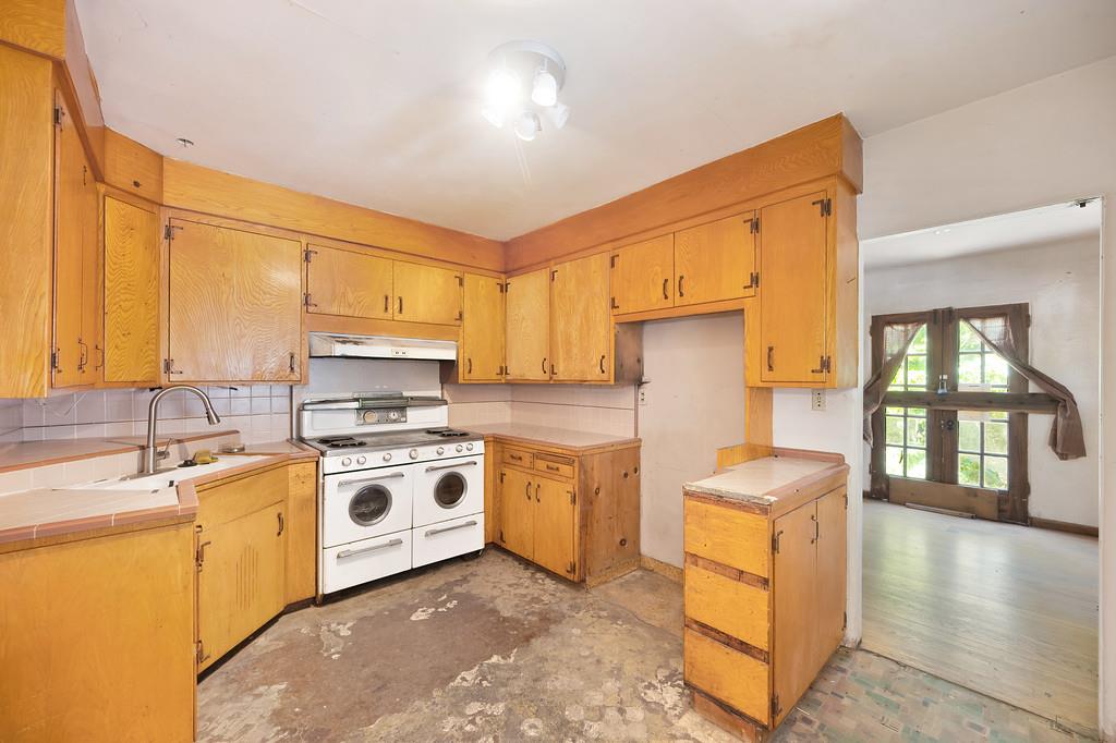 Detail Gallery Image 17 of 34 For 1701 4th Ave, Sacramento,  CA 95818 - 3 Beds | 1/1 Baths