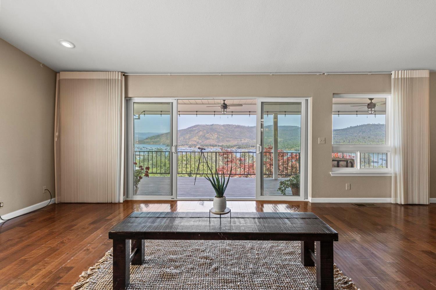 Detail Gallery Image 23 of 63 For 5419 Royal Oaks Dr, Oroville,  CA 95966 - 4 Beds | 2/1 Baths