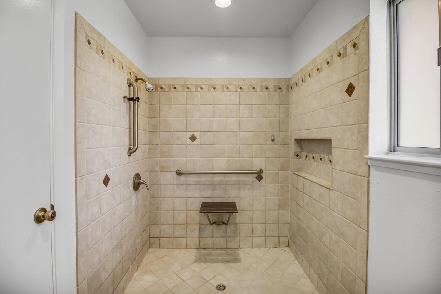 Detail Gallery Image 31 of 82 For 10376 Spiva Rd, Sacramento,  CA 95829 - 4 Beds | 2 Baths