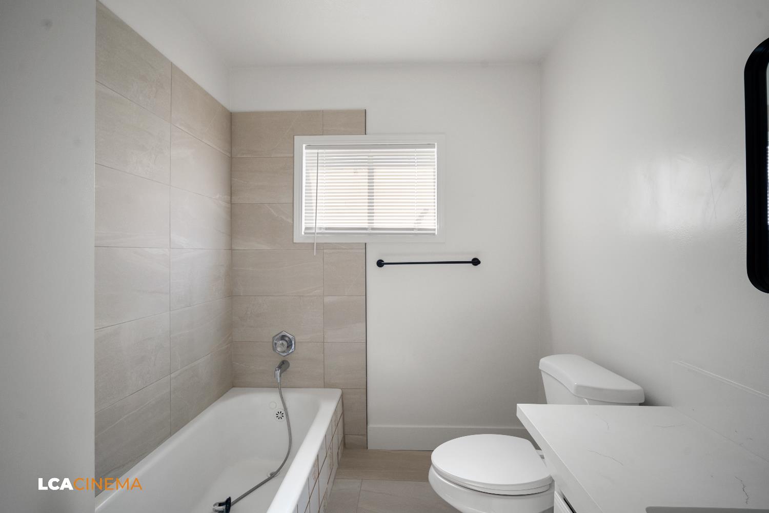 Detail Gallery Image 14 of 35 For 615 Decatur St, Bakersfield,  CA 93308 - 4 Beds | 2 Baths