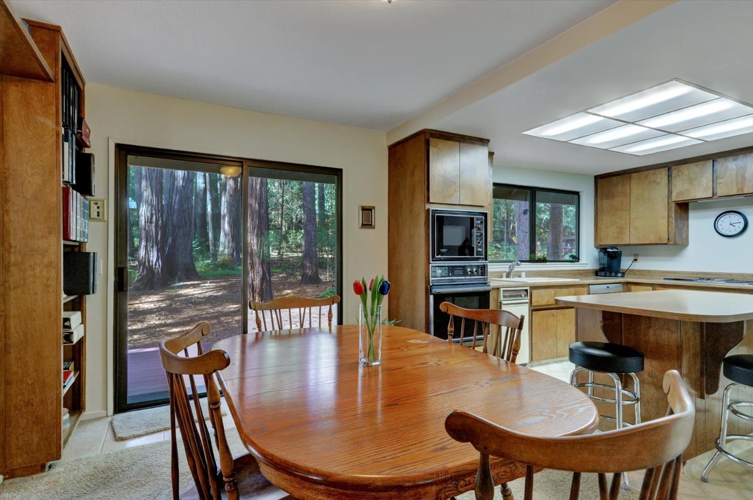 Detail Gallery Image 11 of 98 For 13480 Red Dog Rd, Nevada City,  CA 95959 - 3 Beds | 2/1 Baths