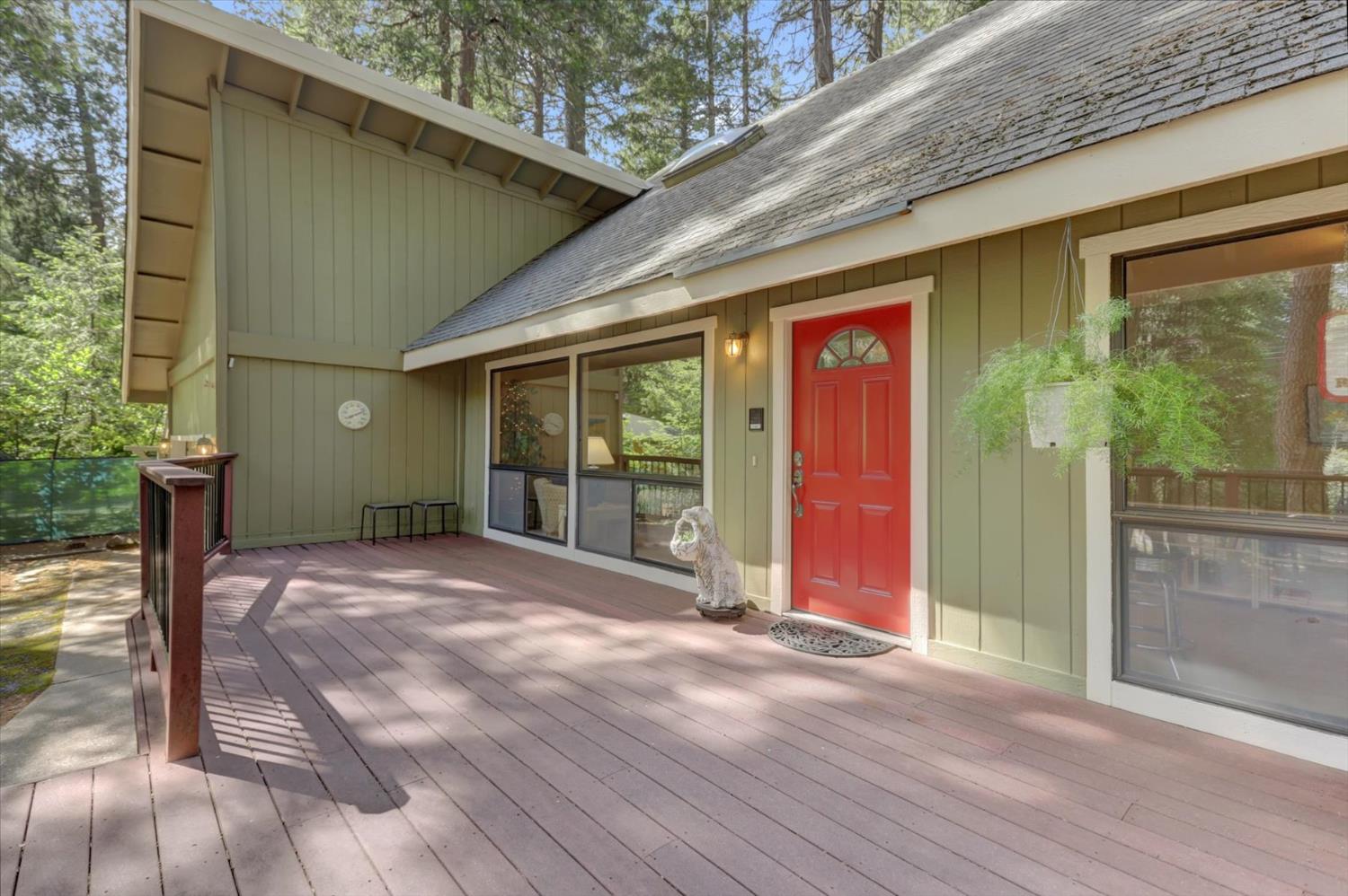 Detail Gallery Image 2 of 98 For 13480 Red Dog Rd, Nevada City,  CA 95959 - 3 Beds | 2/1 Baths