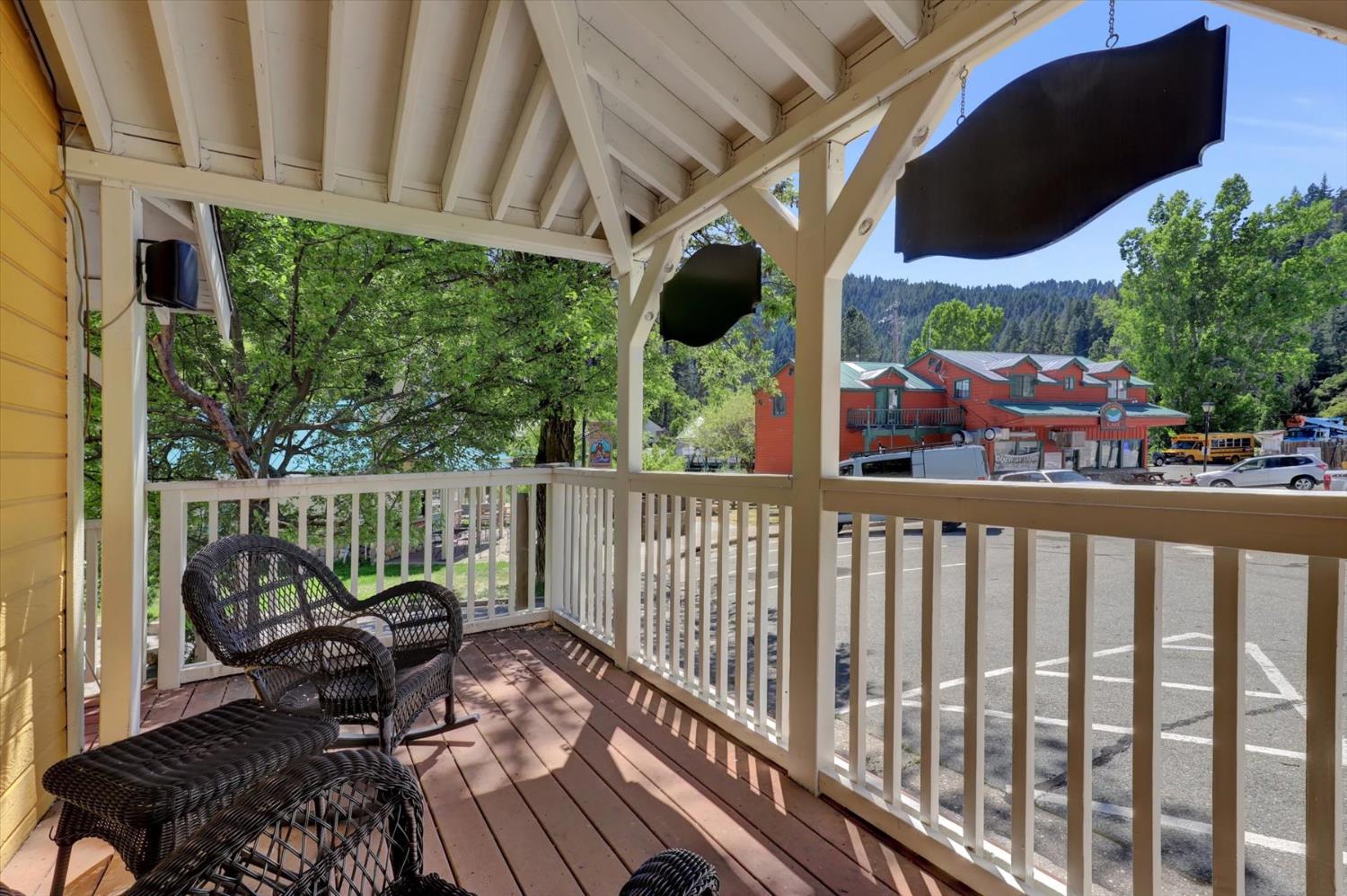 Detail Gallery Image 14 of 93 For 200 Main St, Downieville,  CA 95936 - 3 Beds | 4 Baths