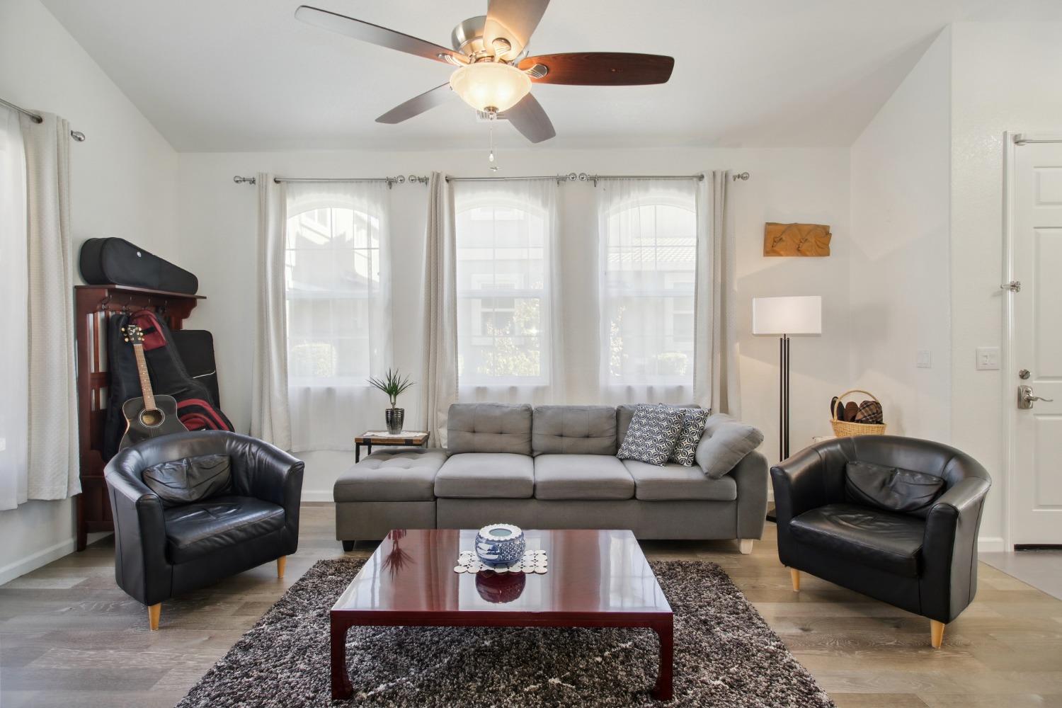 Detail Gallery Image 5 of 23 For 3622 Sardinia Island Way, Sacramento,  CA 95834 - 3 Beds | 3 Baths