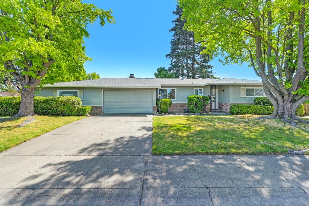 Detail Gallery Image 25 of 42 For 2 Springbrook Cir, Sacramento,  CA 95831 - – Beds | – Baths