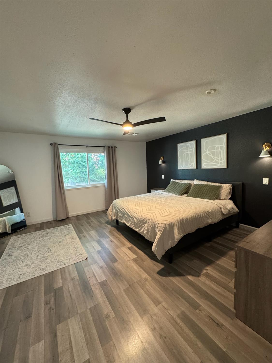 Detail Gallery Image 13 of 26 For 6762 N Knoll Ave, Fresno,  CA 93711 - 3 Beds | 2 Baths