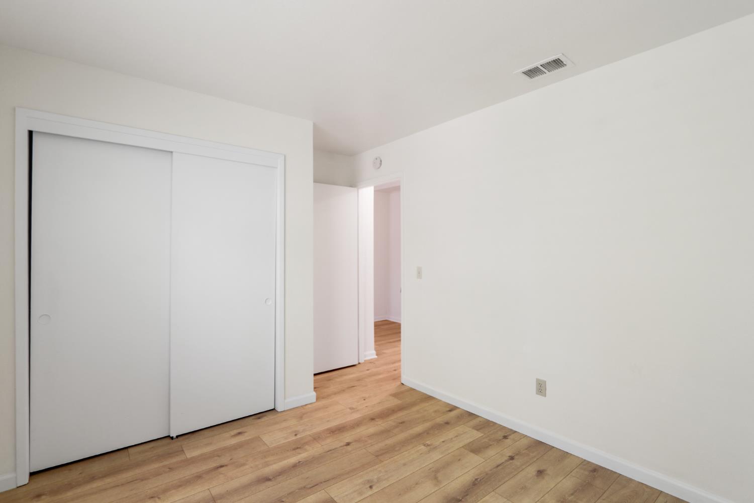 Photo #17: 225063516 Listing: Photo #17